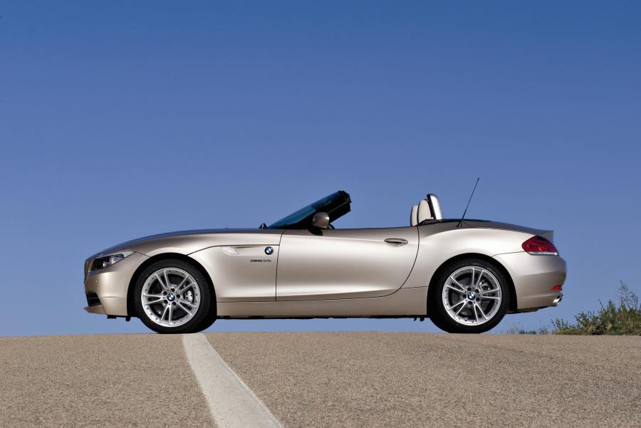  BMW Z4 Roadster 2010 года  (фото 19 из 39)
